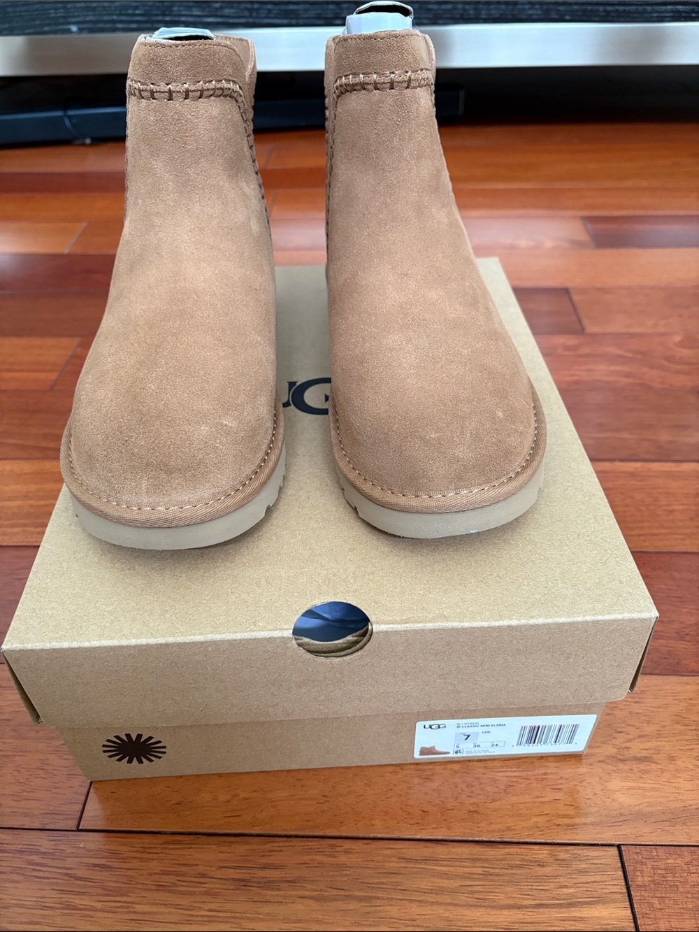 UGG Classic Mini II Chestnut Boot Box Label - Chestnut
